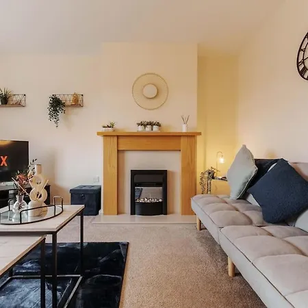 5 Beds - Perfect For Contractors & Families - Free Parking & Wifi Leeds (West Yorkshire)