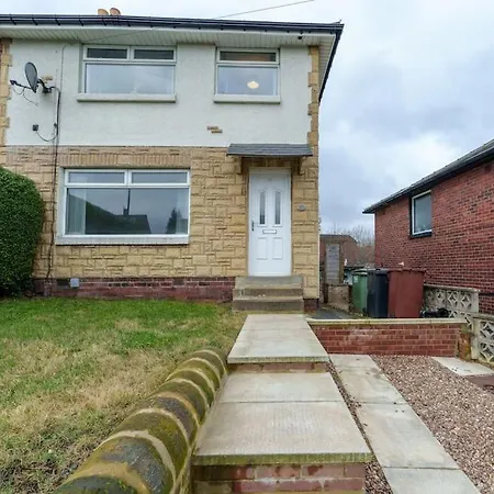 5 Beds - Perfect For Contractors & Families - Free Parking & Wifi Holiday home