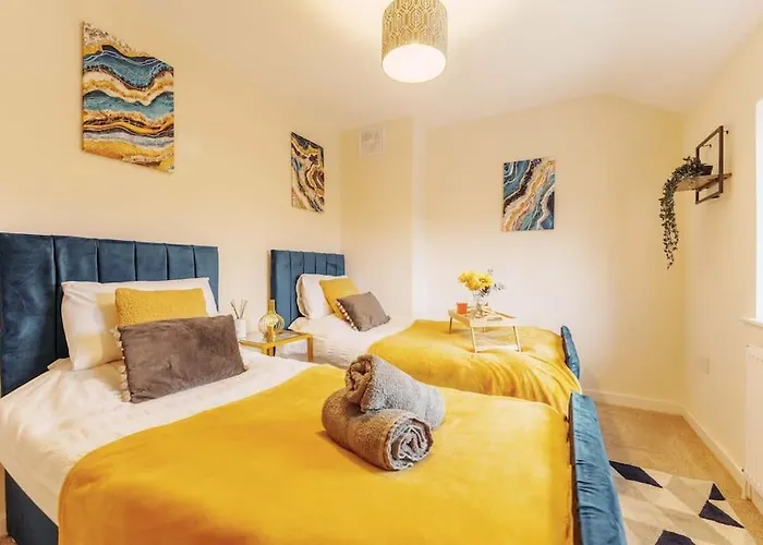 New! Central 3Br - Free Parking, Wifi & Serviced Workspace - Sleeps 5 - Contractors & Relocations - Weekly & Monthly Rates 度假居 利兹