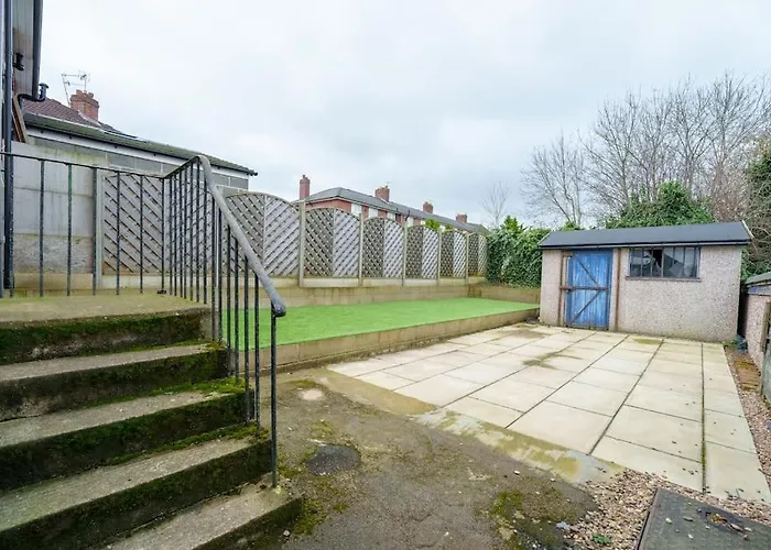 度假居 New! Central 3Br - Free Parking, Wifi & Serviced Workspace - Sleeps 5 - Contractors & Relocations - Weekly & Monthly Rates 利兹