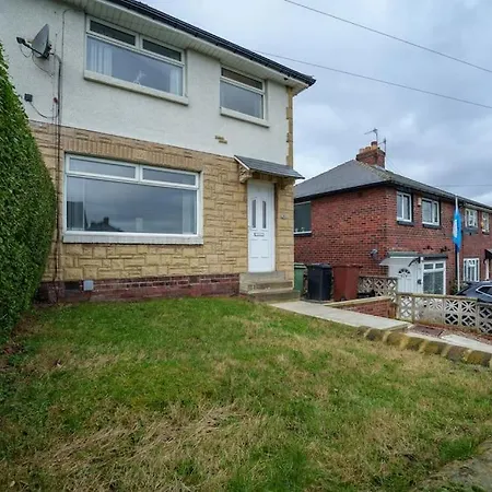 5 Beds - Perfect For Contractors & Families - Free Parking & Wifi Leeds (West Yorkshire)